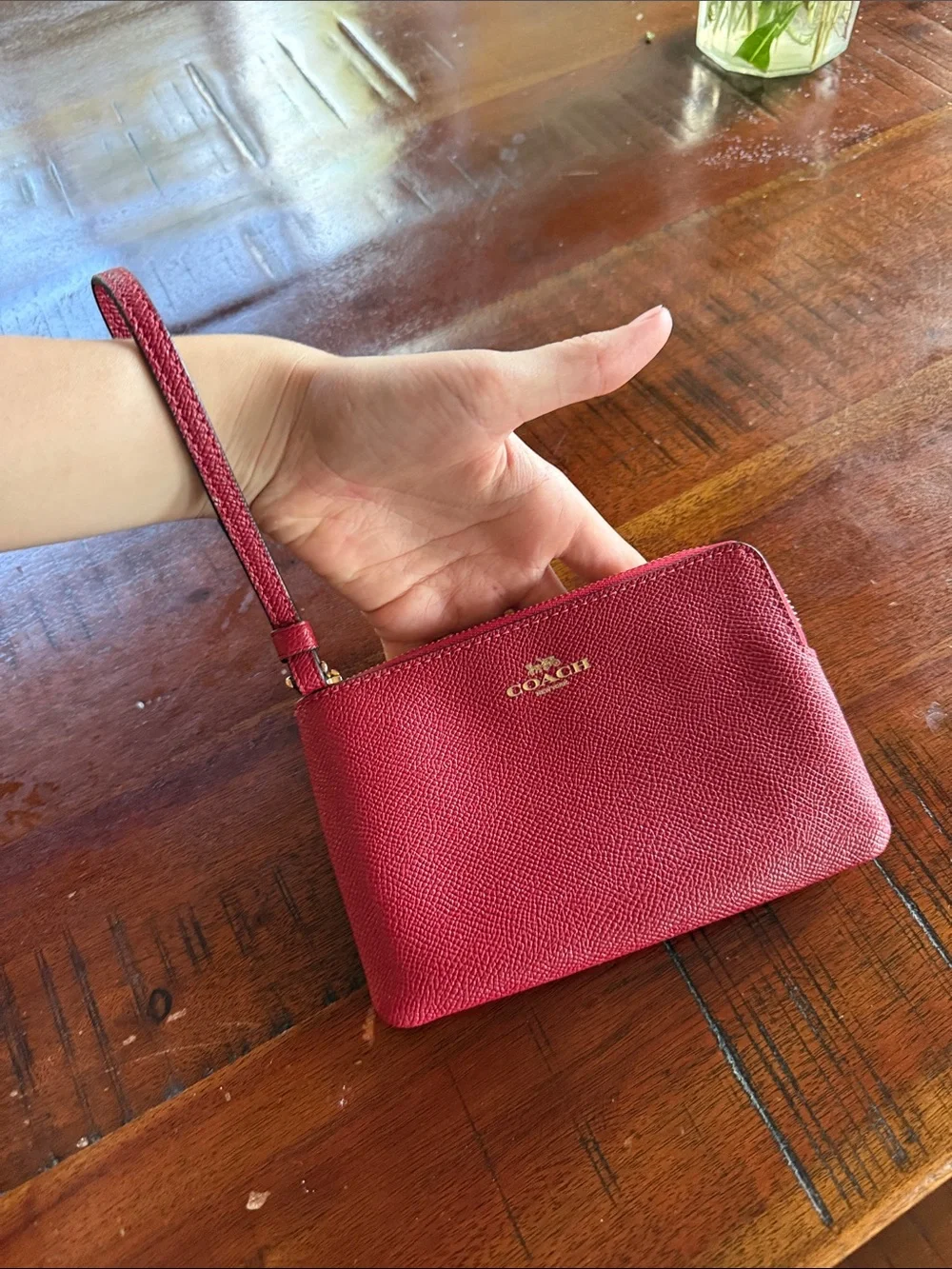 Coach Red Leather Wristlet great condition brand new ❤️❤️